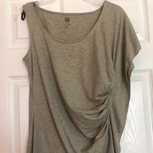 Jessica Simpson shirt